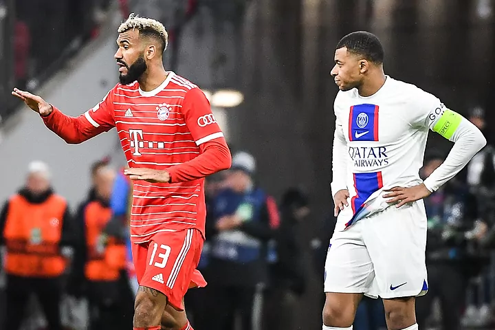 Eric Maxim celebra un gol del Bayern en presencia de Kylian Mbappé.AFP7 vía Europa PressAFP7 vía Europa Press