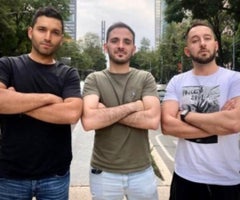 Matías Dib, Adriel Araujo y Alejandro Parodi, cofundadores de Hackmetrix. Foto: Diario Financiero.