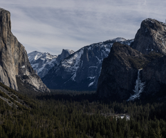 Recuerda visitar Yosemite, uno de los parques más emblemáticos del país