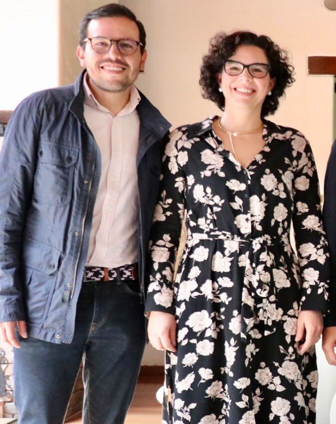 Juan Nicolás Garzón, profesor de la U. Sabana y Juana Acosta, directora de la Clínica Jurídica de la U. Sabana