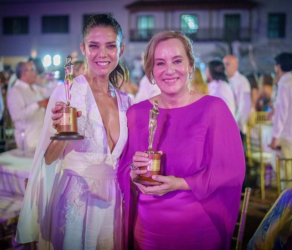 En el evento Juana Acosta, recibió el premio por su carrera internacional y Alejandra Borrero el galardón Víctor Nieto a toda una vida.