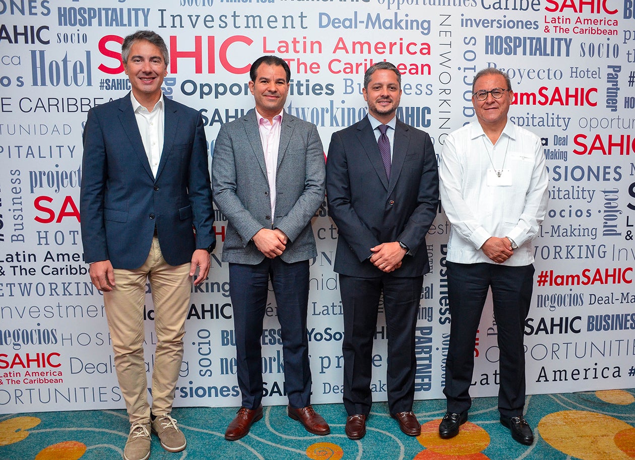 Joan Bertran, global head commercial real estate del Banco Sabadell; Rogerio Basso, líder de turismo de IDB Invest; Cristián Roberts, presidente de Prime, y Juan Gonzalo Flores, country manager México IFC.