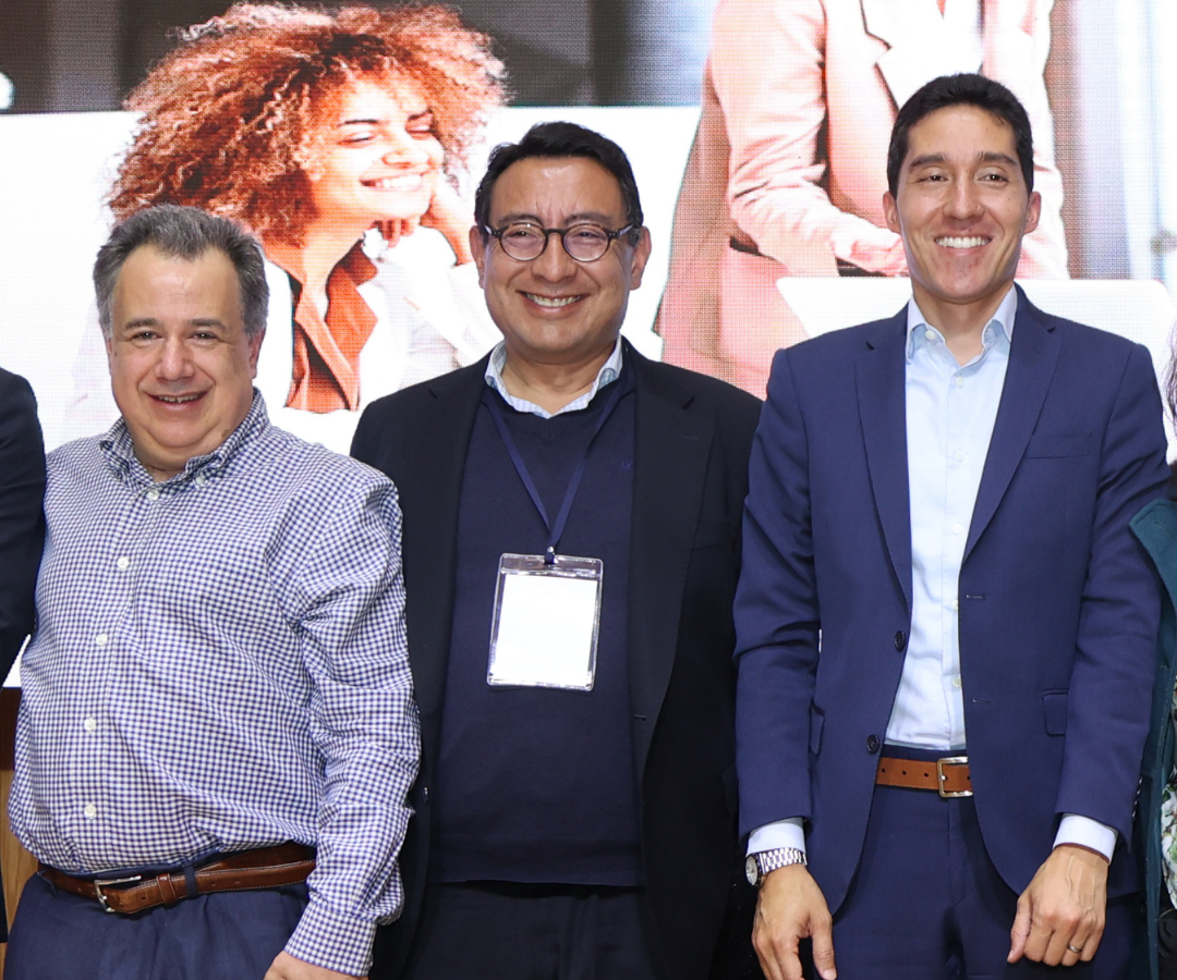 Mauricio Santamaría, presidente de Anif; Mauricio Olivera, vicerrector administrativo y financiero de la Universidad de los Andes; y Luis Fernando Mejía, director de Fedesarrollo.
