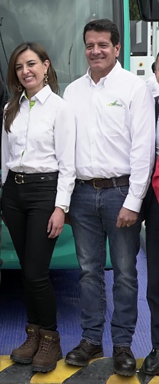 Yeimy Báez, la vicepresidenta de Soluciones de Bajas Emisiones, y el entonces presidente de Ecopetrol, Felipe Bayón