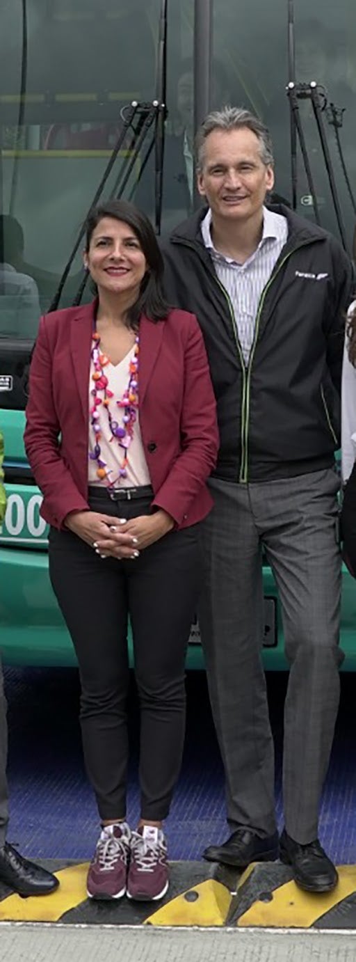 Irene Vélez, ministra de Minas y Energía, junto con el gerente de Fanalca, Joaquín Losada