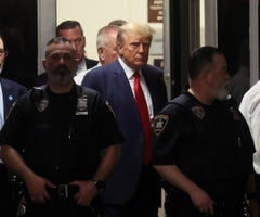 Donald Trump llegando a la audiencia de lectura de cargos en Nueva York/Reuters
