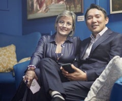Patricia Velázquez, vicepresidente de Móviles de Samsung Colombia y Sang Ho Lee, presidente ejecutivo de Samsung Colombia