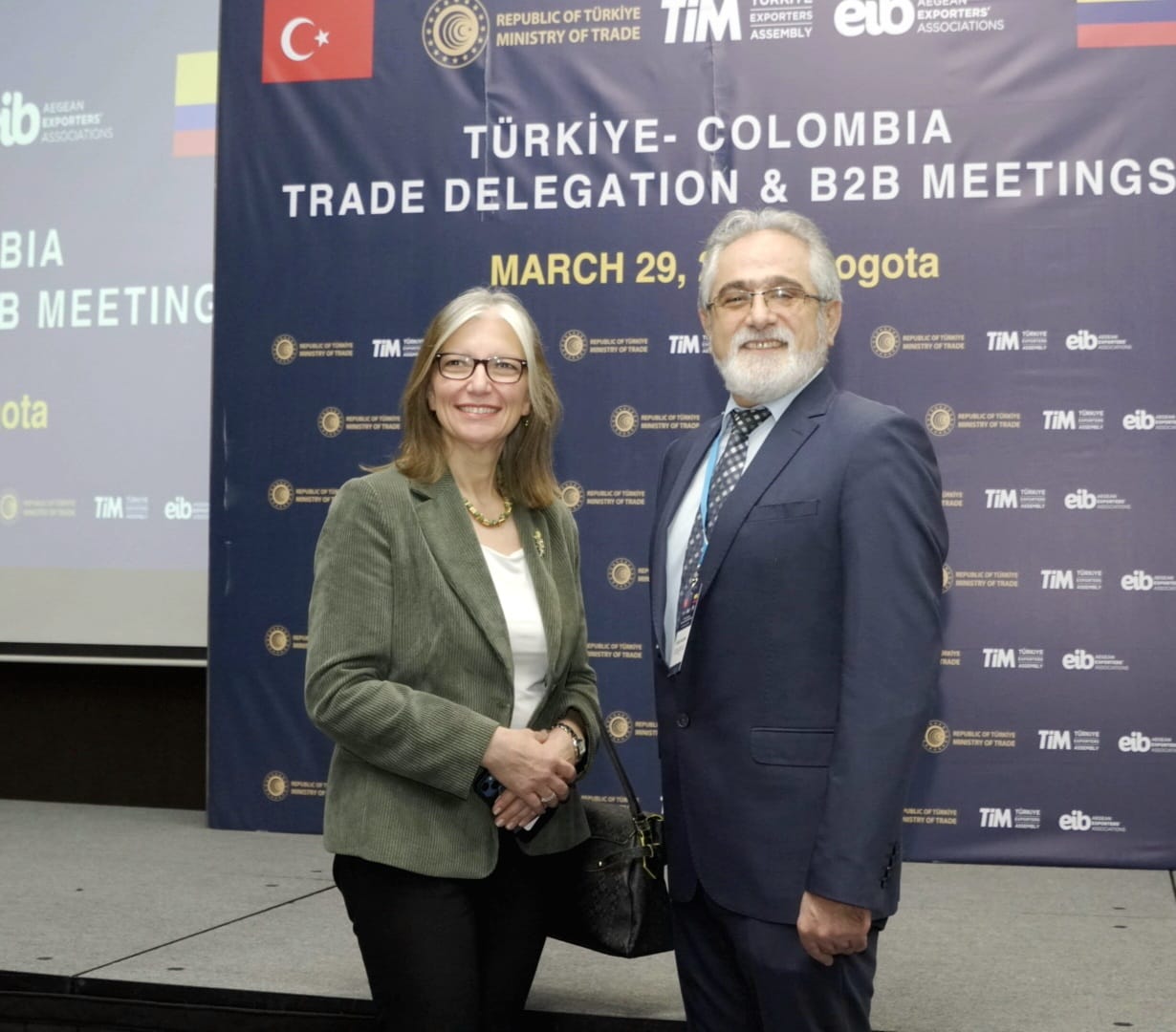 La embajadora de Turquía en Colombia, Beste Pehlivan Sun y el Presidente Coordinador de las Asociaciones de Exportadores del Egeo (EIB), Jak Eskinazi