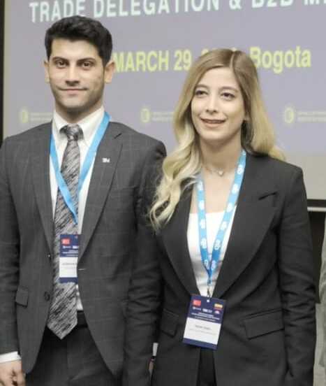 Gurkan Karaman e Irem Unal de la Asamblea de Exportadores Turcos