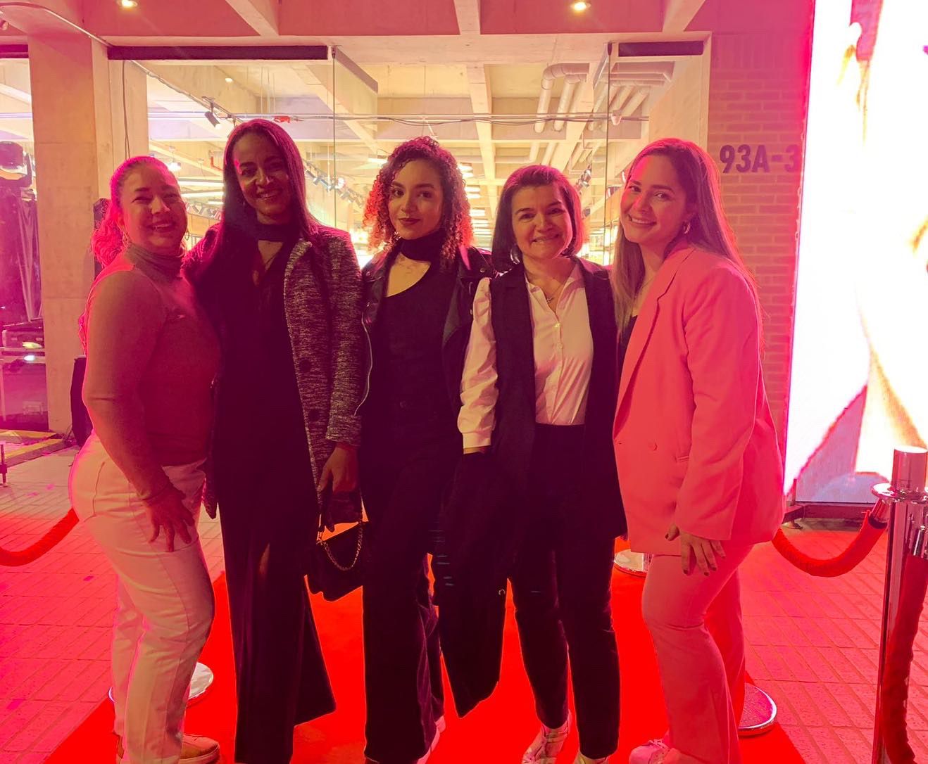 Martha Victoria, directora comercial Krika; y Lina Hinestroza directora regional comercial suroccidente de Naissant; Carolina Castaño, creadora de contenido Krika; Ana Milena Giraldo, ejecutiva comercial valle de Lmar, y Isabel Cancino, directora de mercadeo Krika