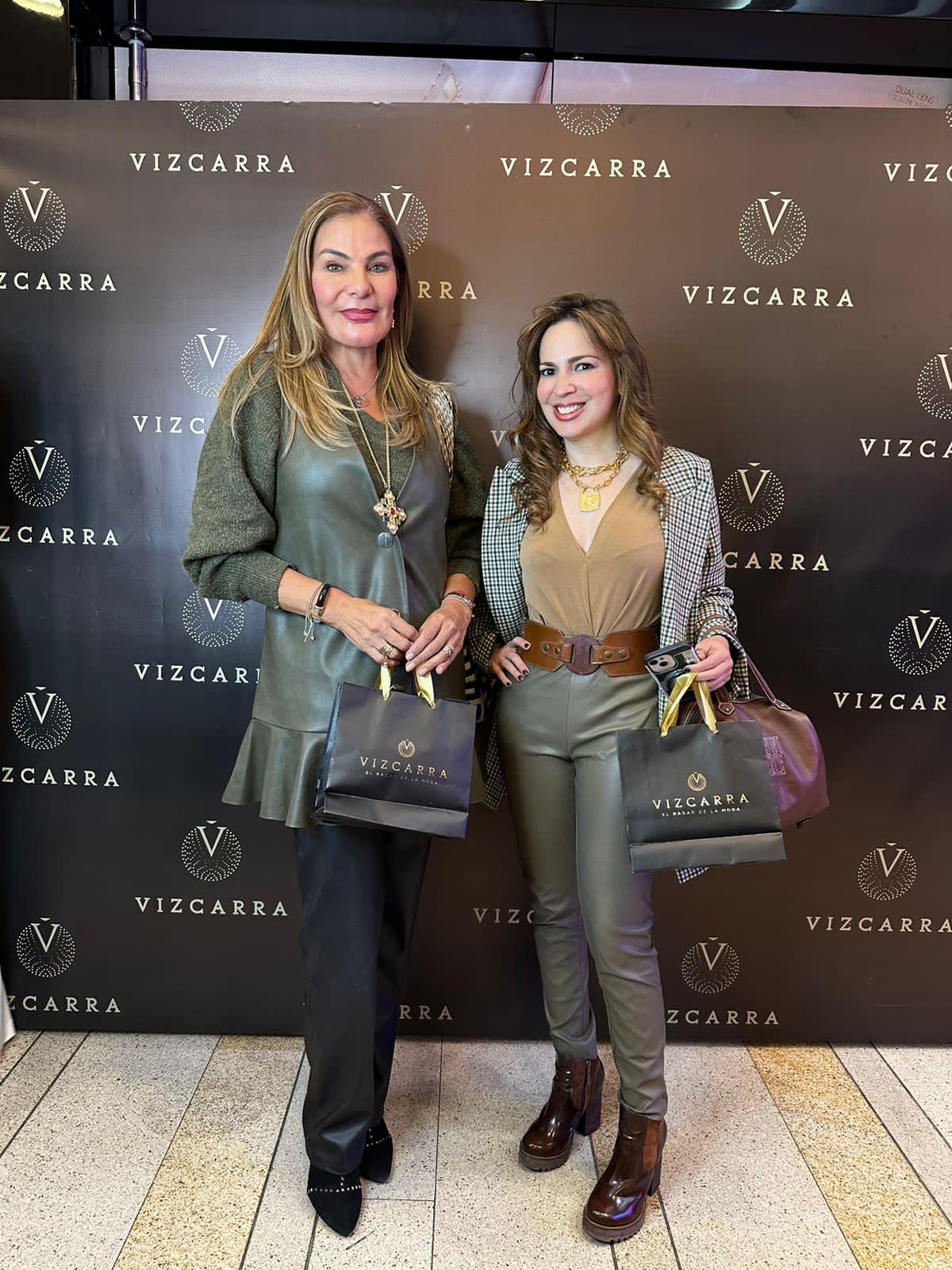 María Mónica Urbina y Carolina Dominguez