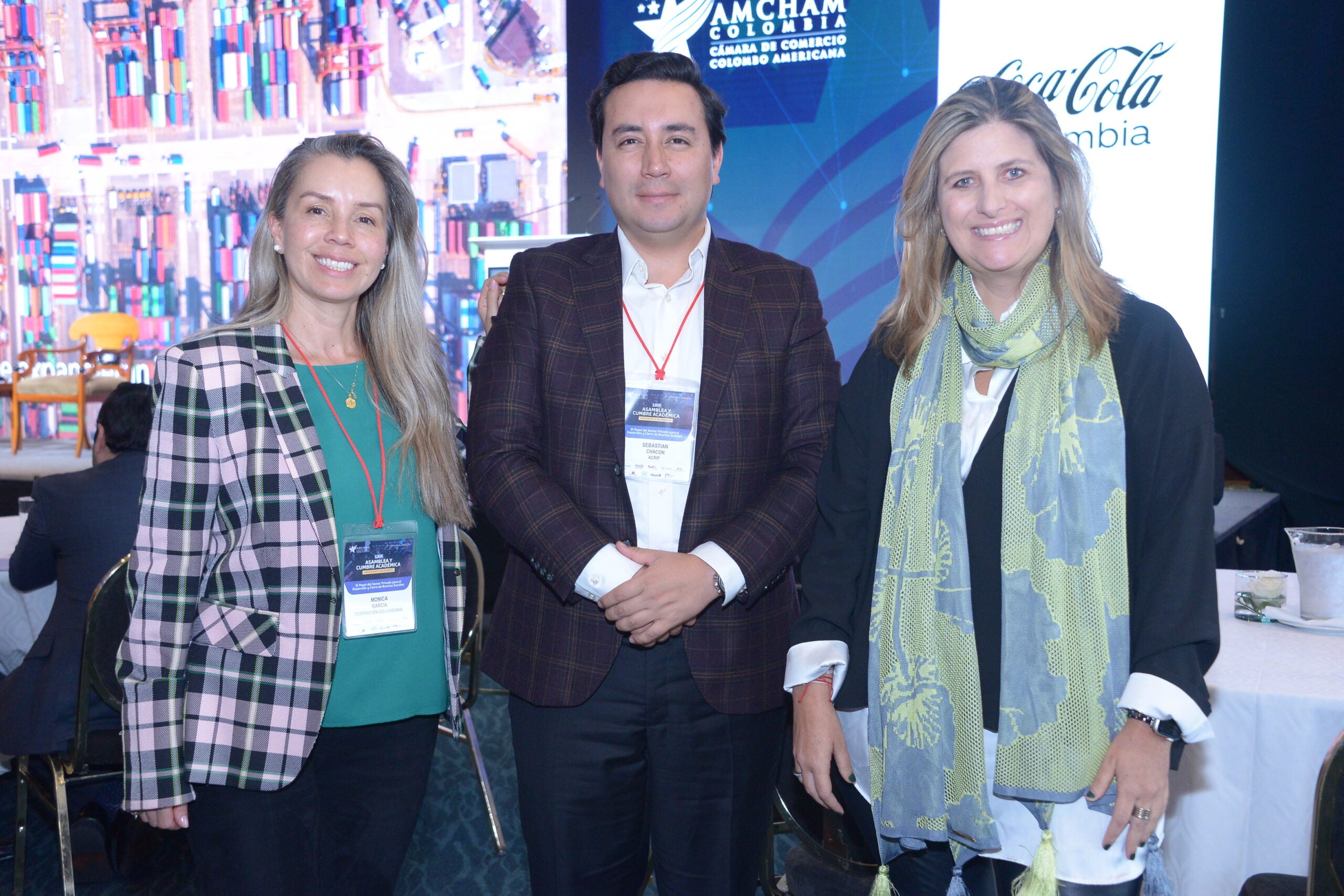 Mónica García, directora ejecutiva nacional de Acrip; Sebastián Chacón, director académico de Acrip; y Gladys Vega, presidenta de Acrip, también participaron en el foro.
