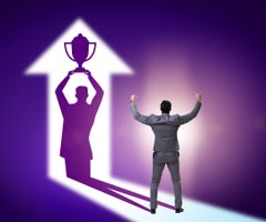 Businessman dreaming of top prize in business concept Optimismo