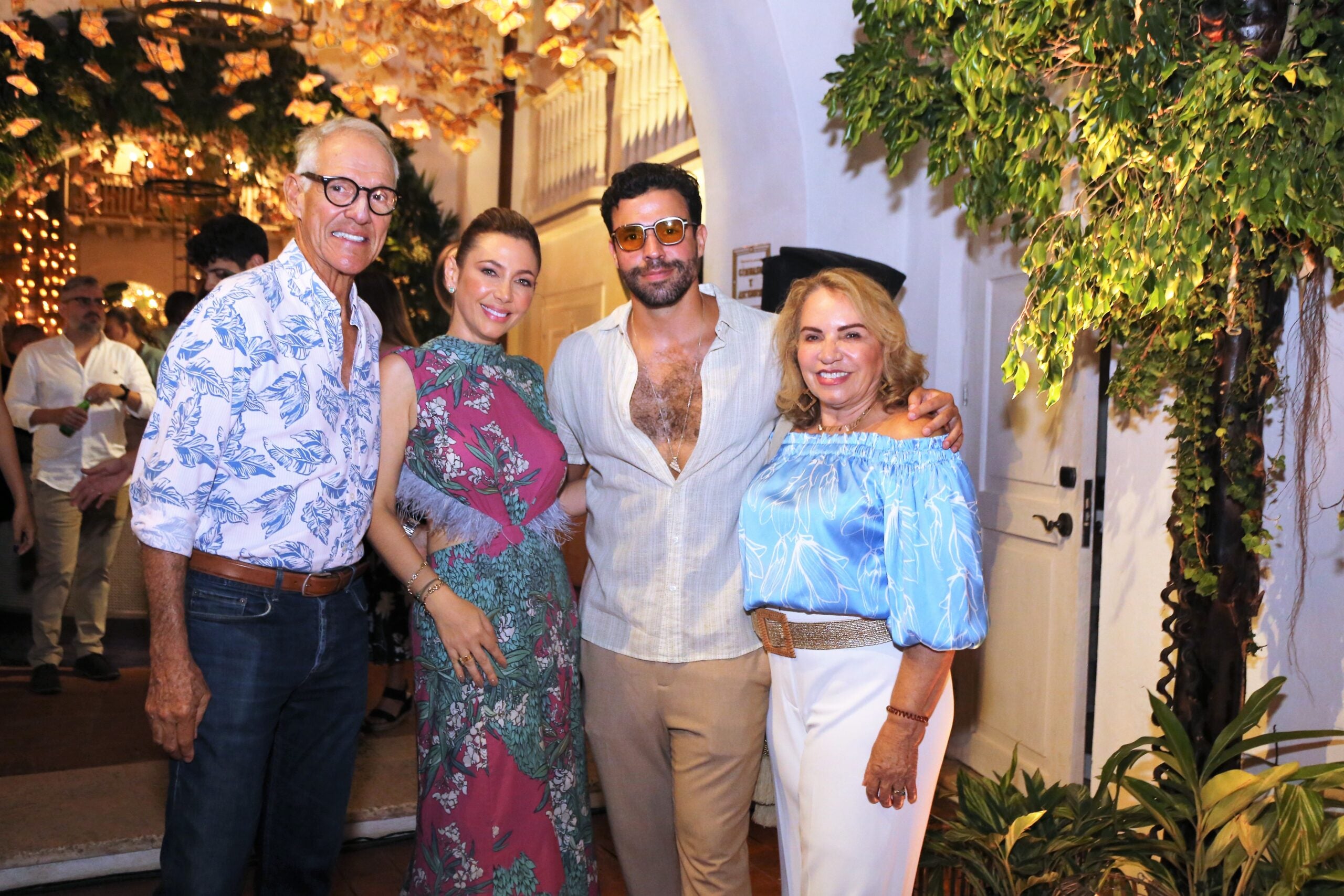 Gerardo Nieto, director de la Fundación FesticineKids; Mary Cueter, planificadora de eventos; el artista Esteban Nieto; y Adriana de Nieto, también estuvieron en la reapertura.