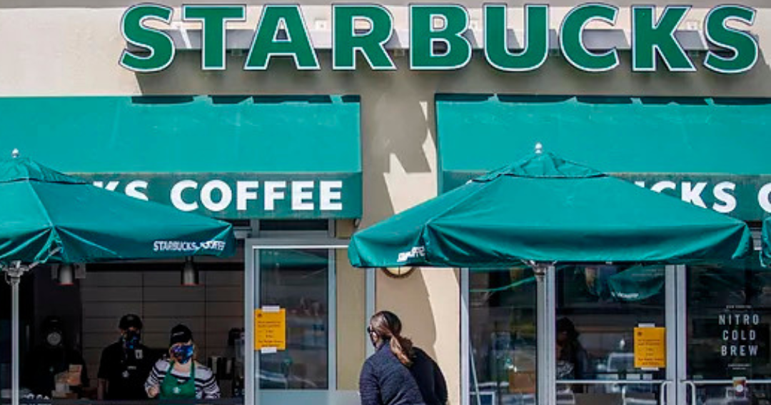 Starbucks gana un 35 más por el aumento de los precios y ganó US8.720