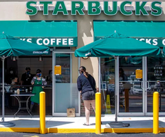 Starbucks gana un 35% más por el aumento de los precios y ganó US$8.720 millones