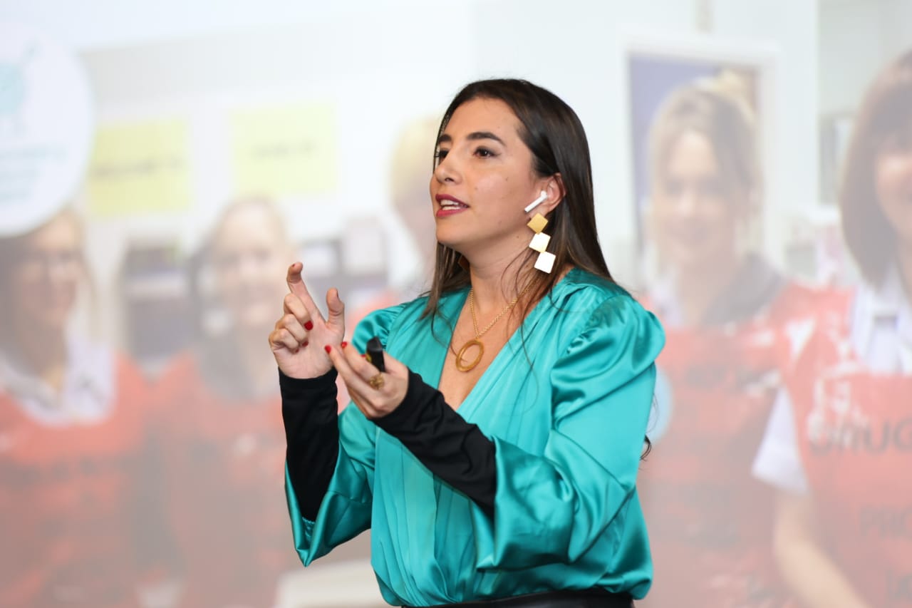 Conferencia de Pilar Ibáñez en lanzamiento del libro