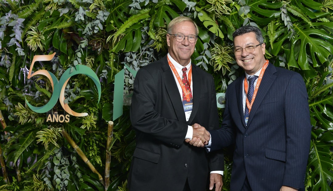 David Thompson, presidente de WABCG; Freddy Garcés, director general de Cenicaña, Colombia.