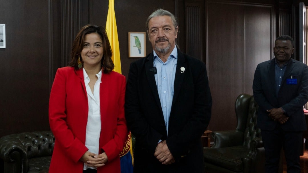 Jhenifer Mojica, ministra de Agricultura; y Luis Alberto Higuera, presidente de la ADR