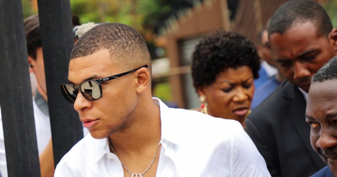 Kylian Mbappé hat sich am deutschen Elektronikkonzern Loewe beteiligt Kylian Mbappé hat sich am deutschen Elektronikkonzern Loewe beteiligt