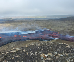 Volcanic eruption on the Reykjanes Peninula near Litli Hrútur.
