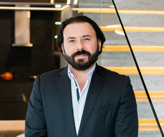 Iván Zepeda, vicepresidente corporativo de Mab Iván Zepeda, vicepresidente corporativo de Mab