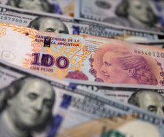 Pesos argentinos- Reuters
