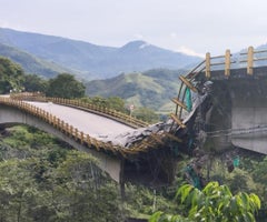 Deslizamiento vía al Llano