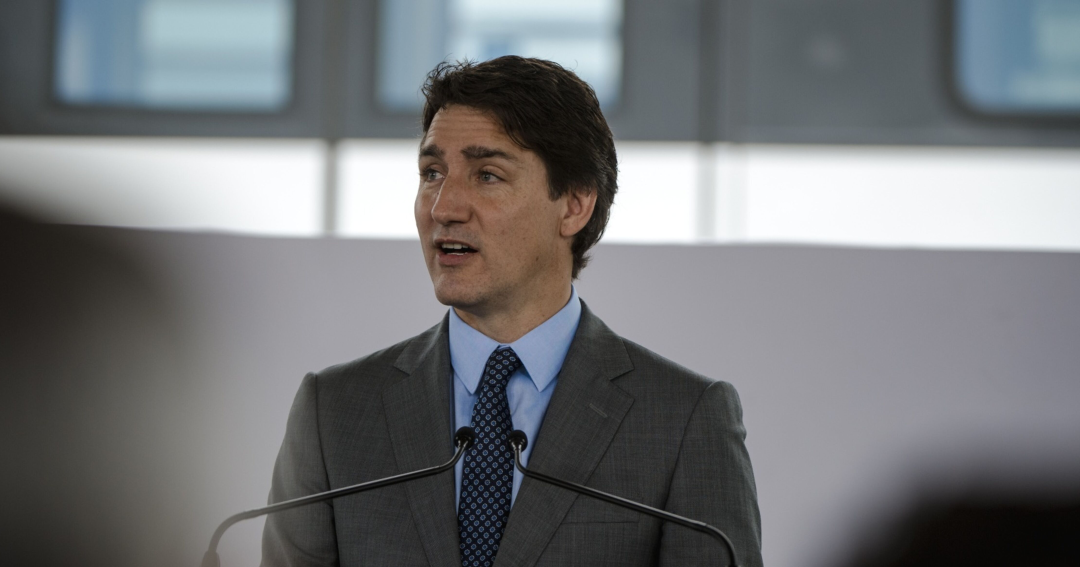 Canadian PM criticizes Meta for blocking information during fires