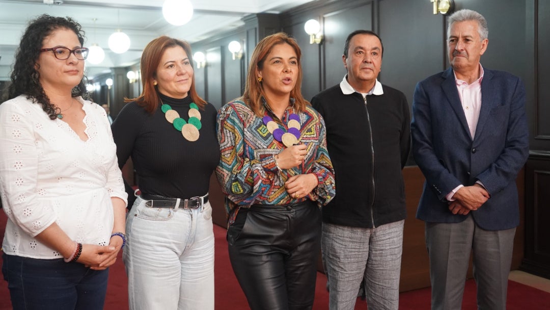 Claudia Liliana Cortés López, directora de la Upra; Aura María Duarte, viceministra de Asuntos Agropecuarios; Jhenifer Mojica, ministra de Agricultura y Desarrollo Rural; Germán Palacio, presidente de Fedepapa; Héctor José Villarreal, secretario Cadena de la Papa