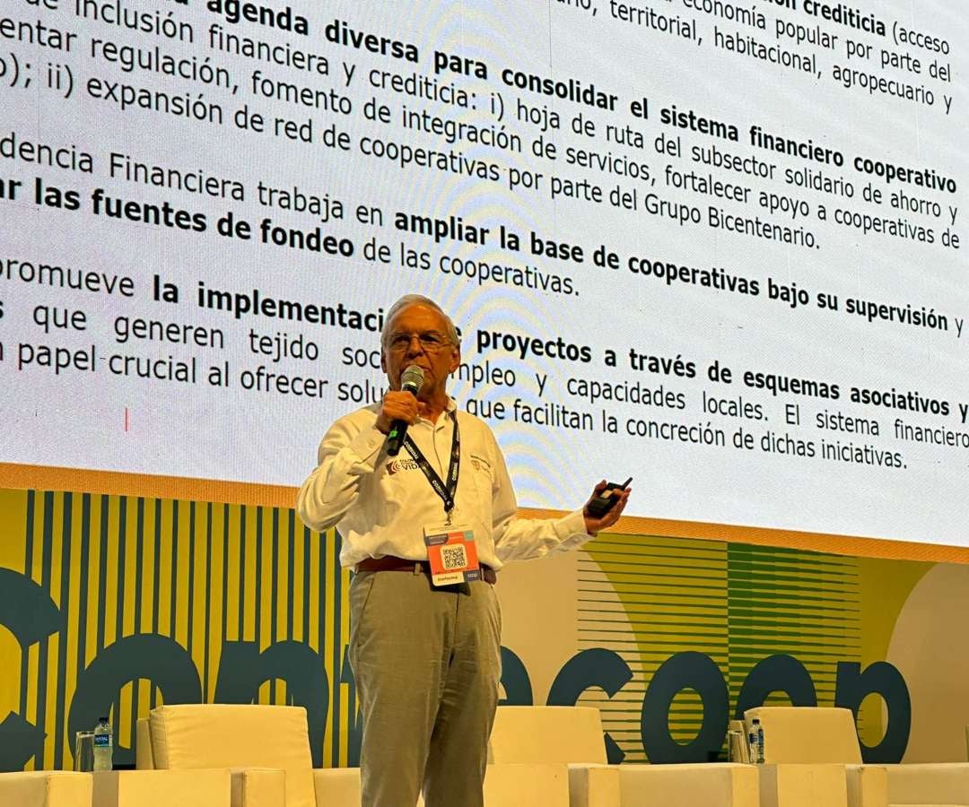 Ricardo Bonilla, ministro de Hacienda en el congreso de cooperativas. Foto: La República