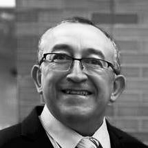 Hernán Mora, Contador público