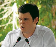 Alejandro Lyons Alejandro Lyons