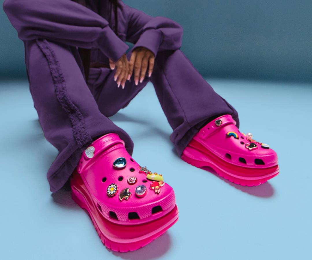 Crocs suela alta 2025