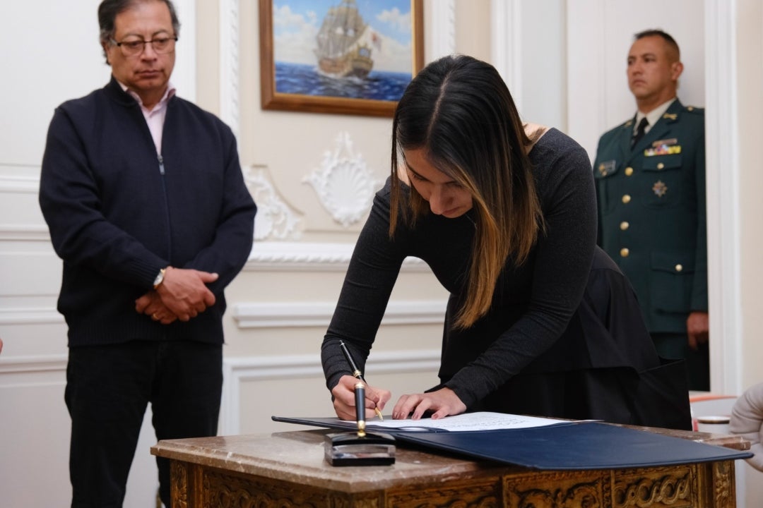 Este Lunes Laura Sarabia Se Posesionó Como La Nueva Directora Del ...