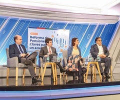 Diputados chilenos y expertos en el panel del seminario “Reforma de pensiones, claves para un acuerdo”