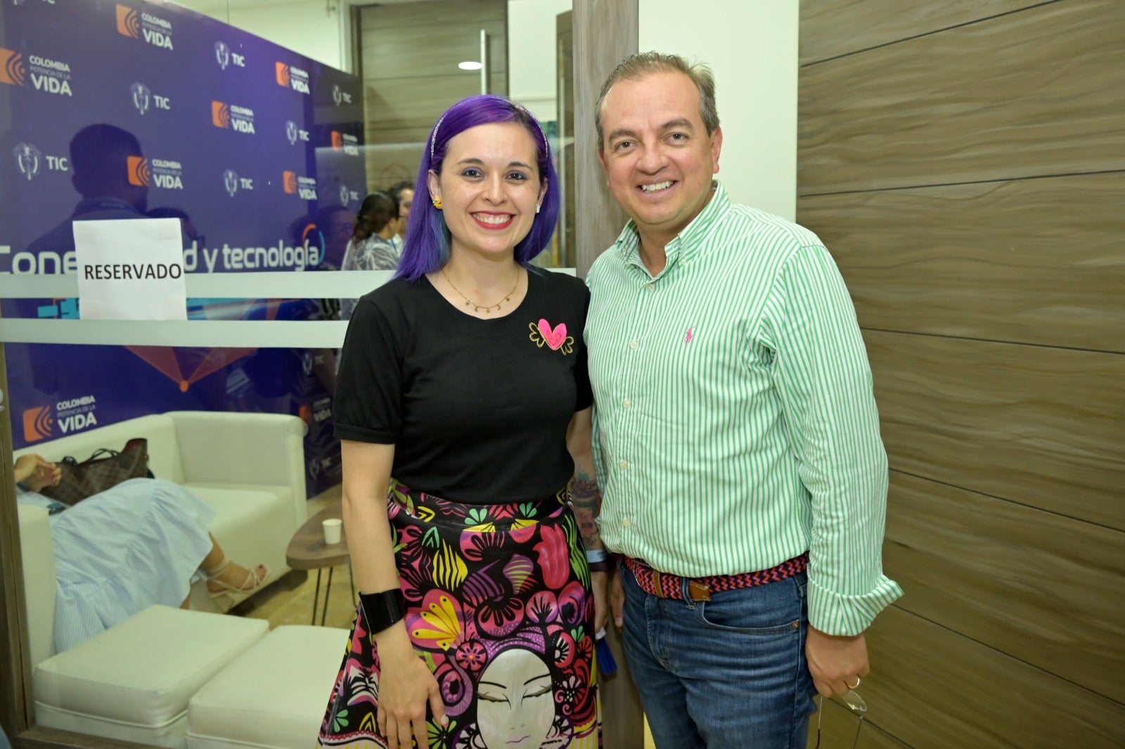 Sindey Bernal, viceministra de Transformación Digital del MinTIC;y Santiago Pinzón, VPde Transformación Digital de la Andi.