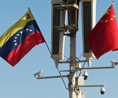 Banderas de Venezuela y China