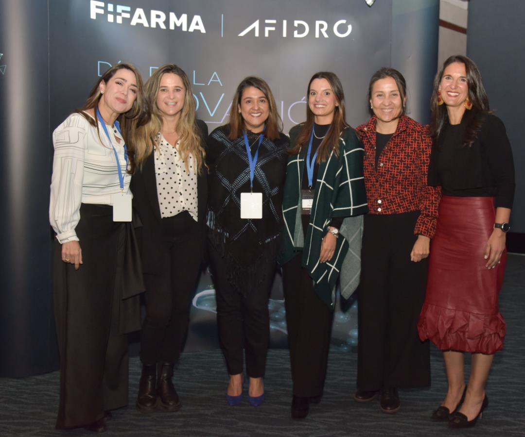 María Clara Escobar, presidente ejecutiva de Afidro; Lina Morales, de Health-Tech Colombia; Ana María Santana, coordinadora Sector Salud de Colombia Productiva; Marcela Brun, consultora experta en salud; Diana Cárdenas; y Yaneth Giha, directora Ejecutiva de Fifarma.