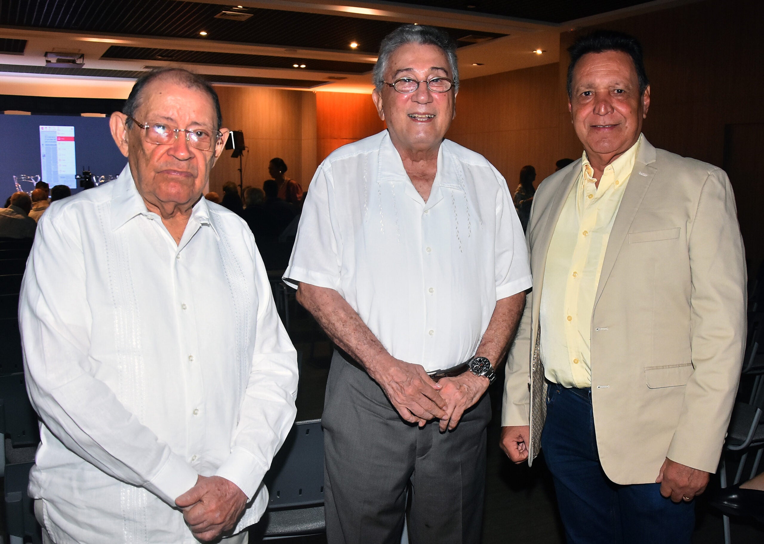 En el Centro Empresarial Buenavista de Barranquilla estuvieron Ramón Pacheco, Jesús López y Carlos Llanos.