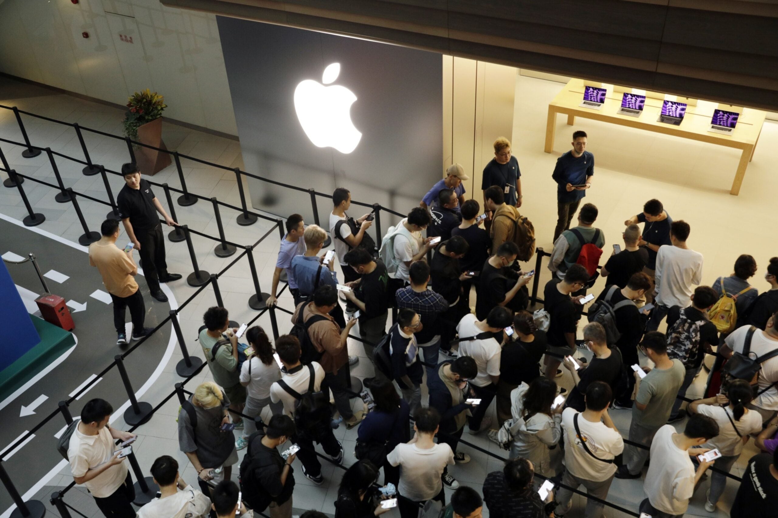 Inicia la venta del iPhone 15 en Shanghai