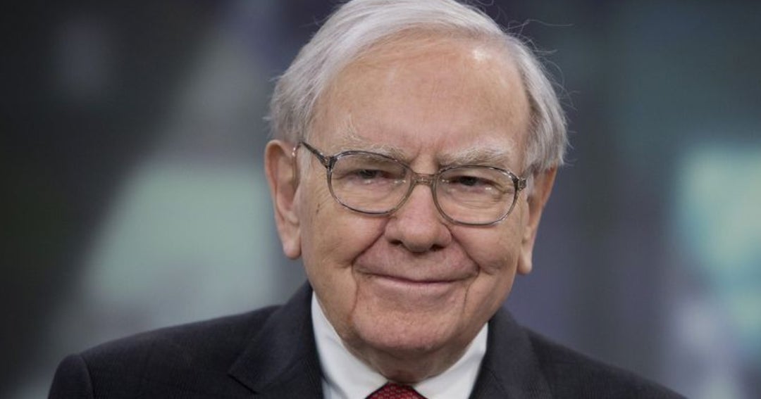 Buffett aumenta su participación en casas comerciales japonesas y eleva sus acciones