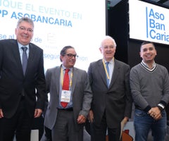 Los exministros de Hacienda, Mauricio Cárdenas, Alberto Carrasquilla y José Antonio Ocampo, en compañía del presidente de Asobancaria, Jonathan Malagón.