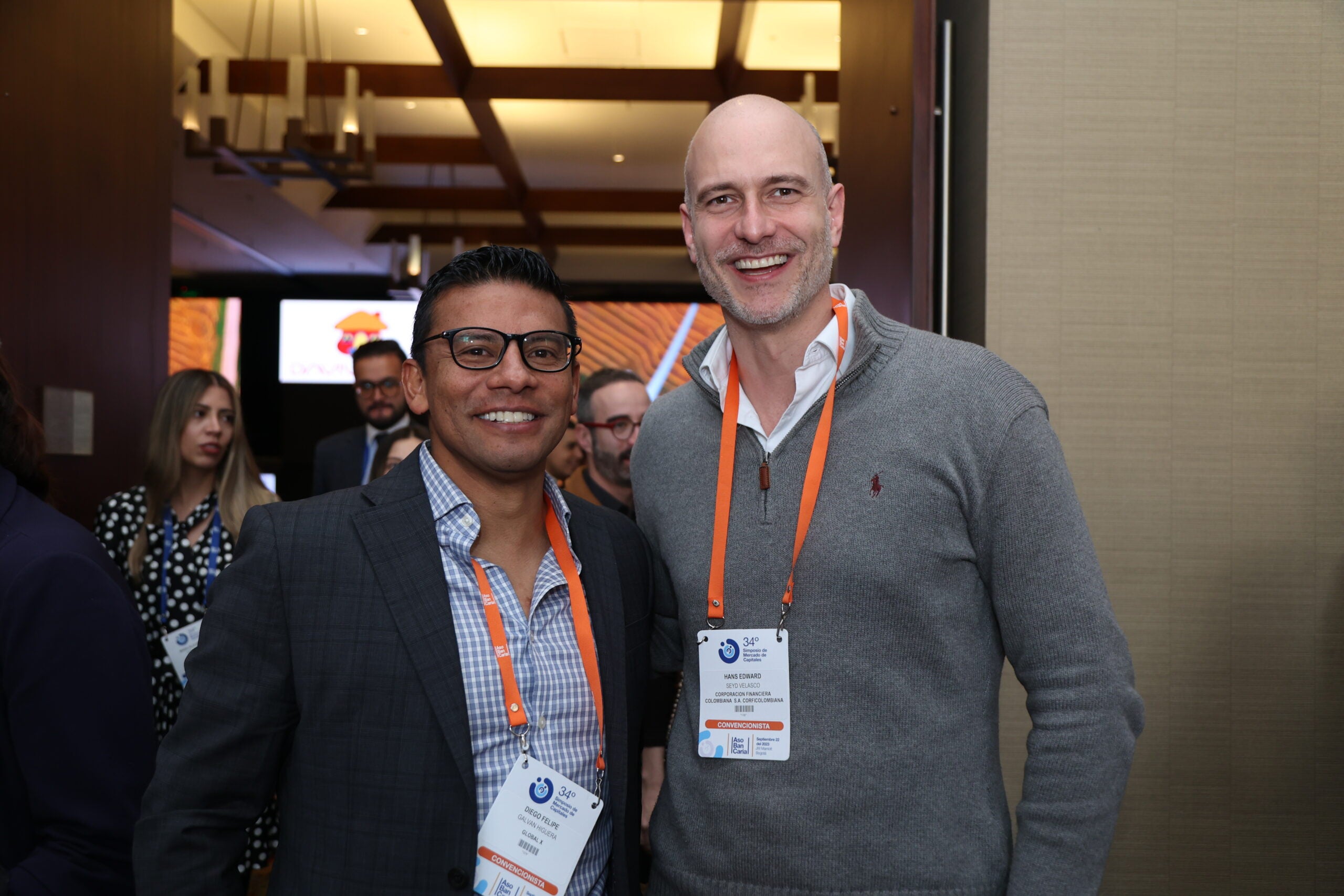 Diego Felipe Galvan, head Trader Latam de GlobalX; y Hans Edward Seyd de Corficolombiana.