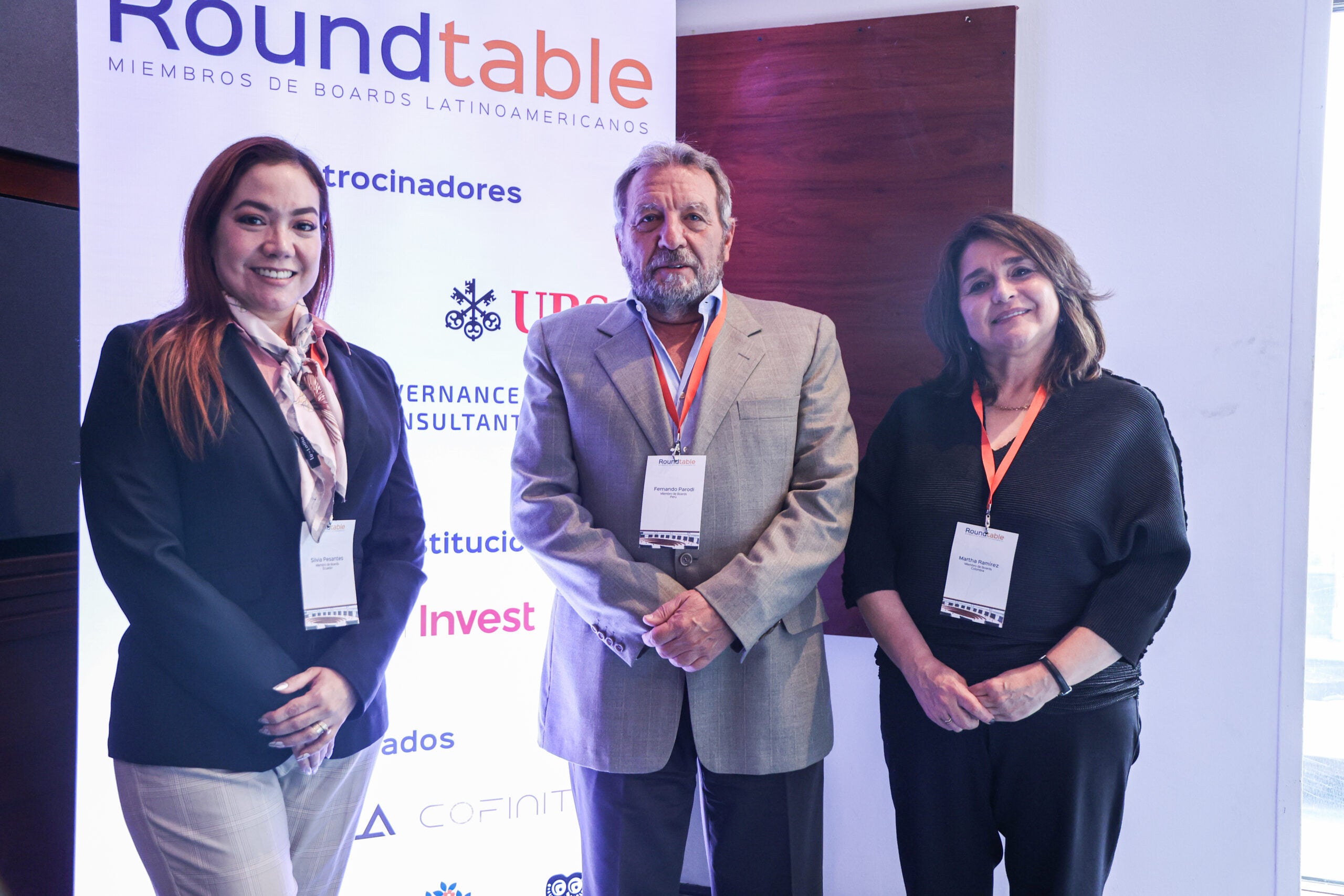 Silvia Pasantes, miembrode Boards Ecuador; Fernando Parodi, de Boards Perú; y Martha Ramirez, de Boards Colombia en el evento.