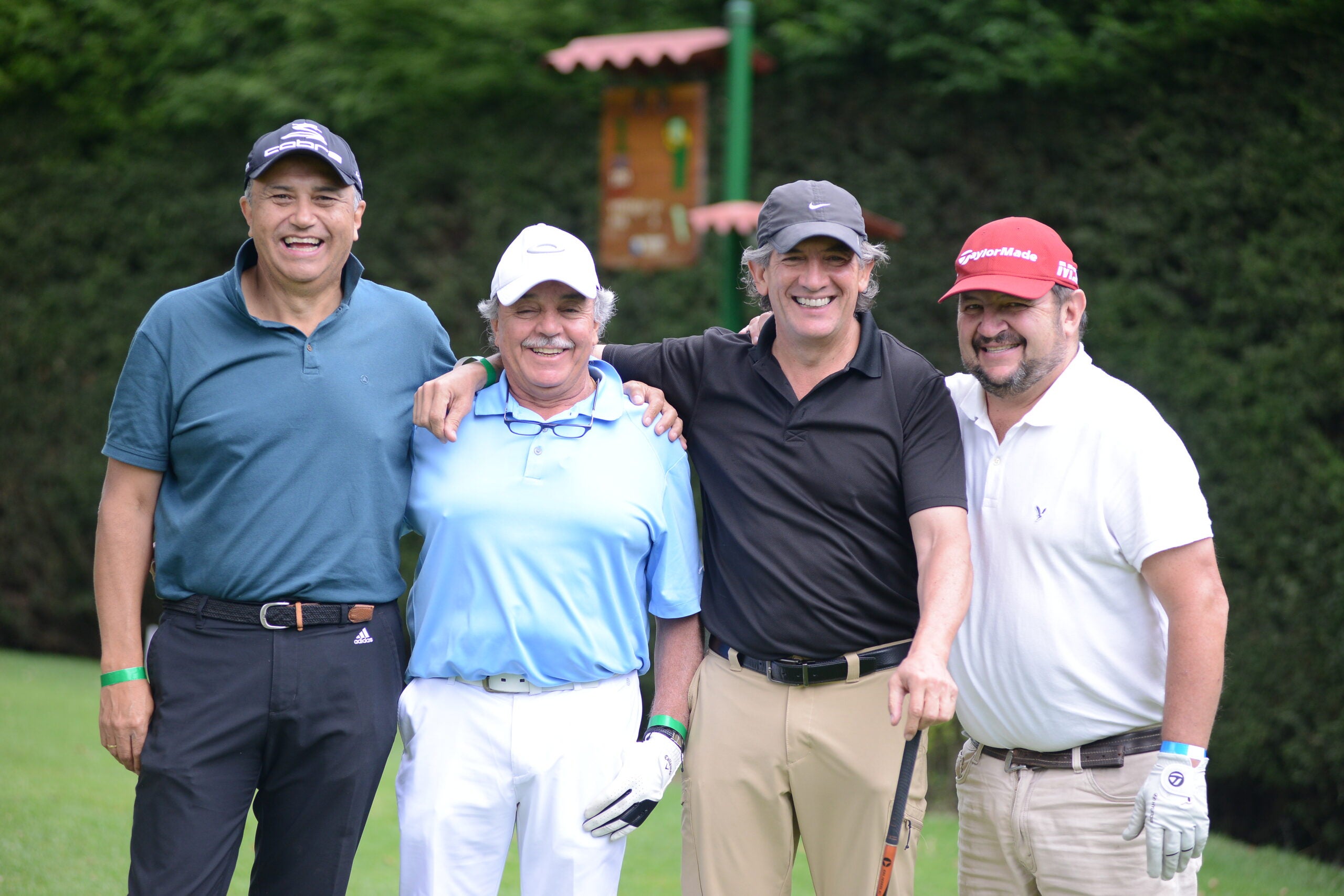 Torneo de golf de opnicer en Bogotá