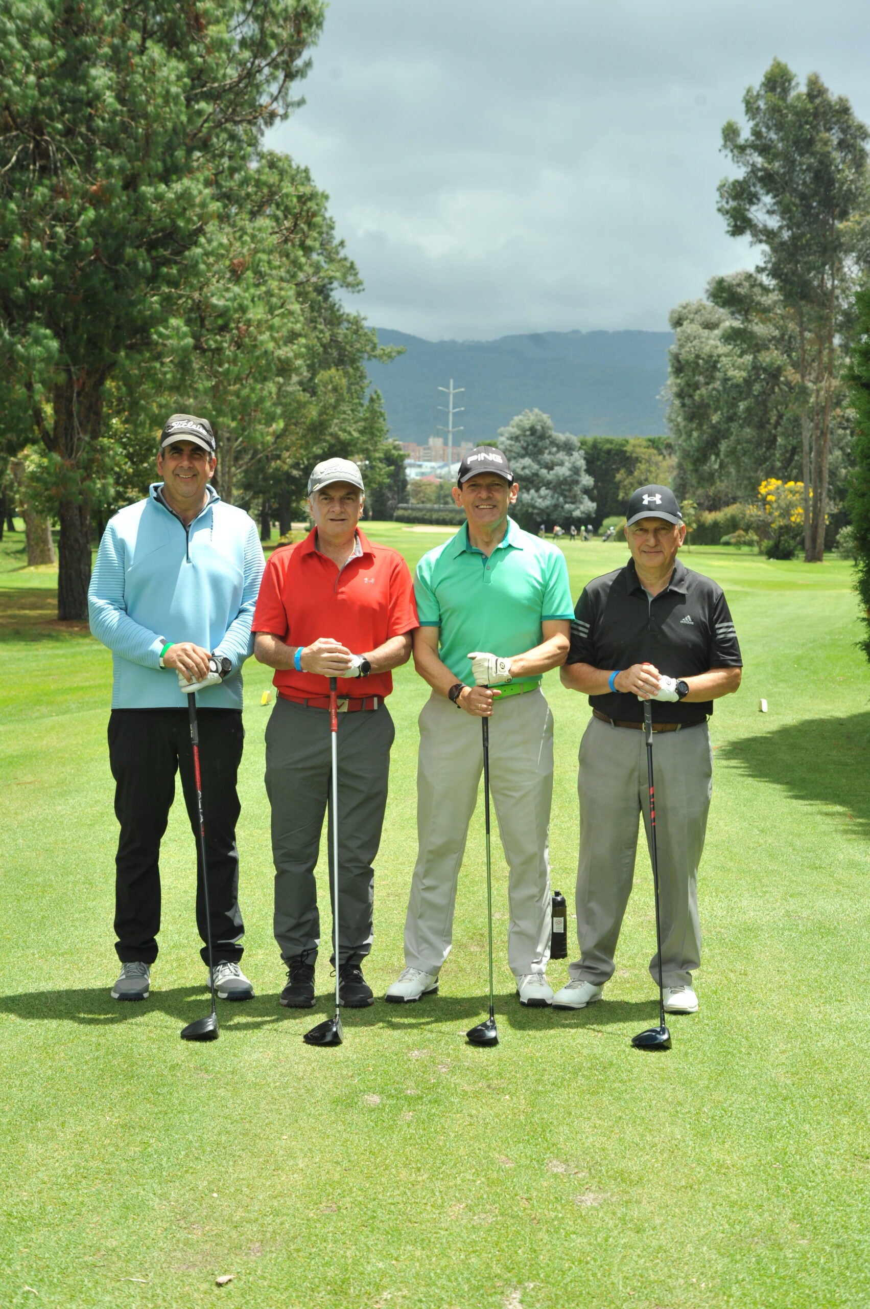 Torneo de golf de opnicer en Bogotá