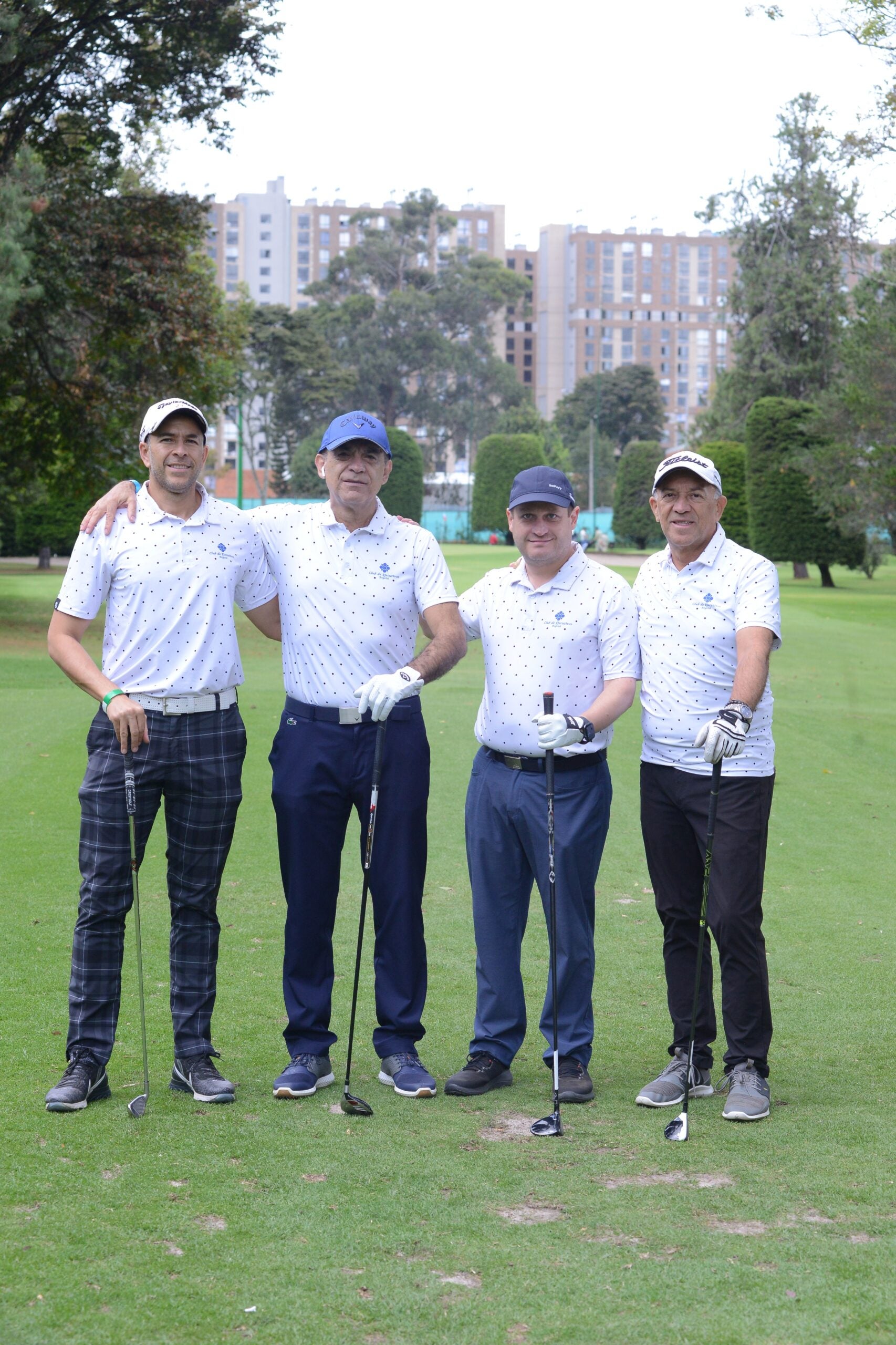 Torneo de golf de opnicer en Bogotá