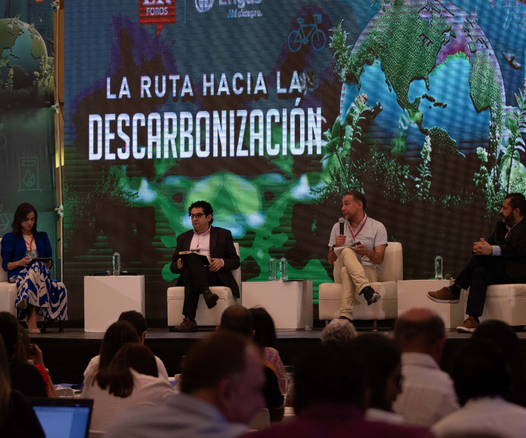 Luz Stella Murgas, presidente de Naturgas; Roberto Angulo, economista; Fernando Quijano, director de LR; Octavio Cardona, representante a la Cámara por Caldas.