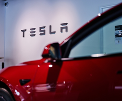 BYD se acerca por la cima de autos vendidos ante las baja de Tesla